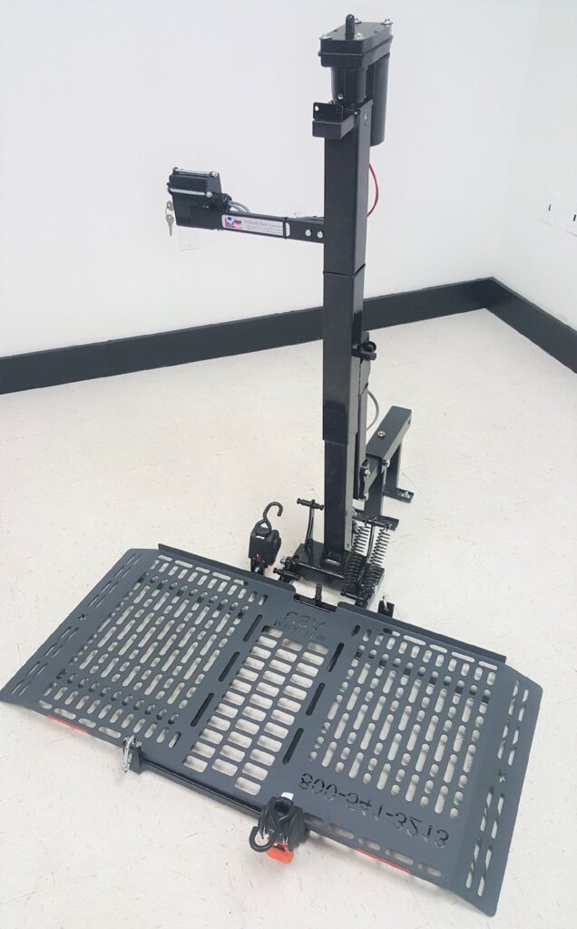 Side angle of the Model 117 steel platform and lift mast
